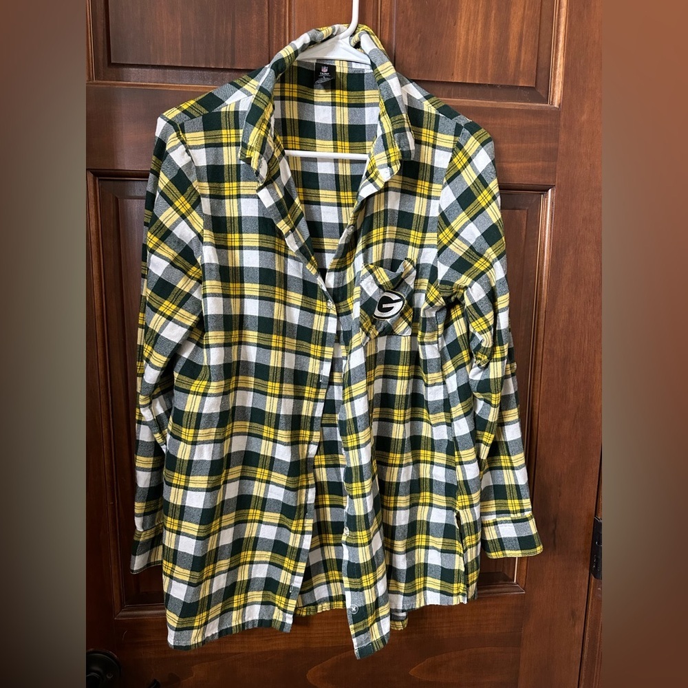 Women’s Large NFL Green Bay Packers Plaid Botton Down Long Sleeve Shirt